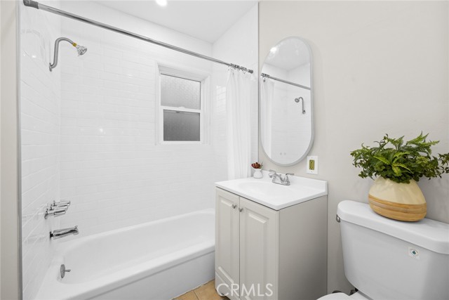 Detail Gallery Image 20 of 49 For 5052 Newcastle, Encino,  CA 91316 - 3 Beds | 2 Baths