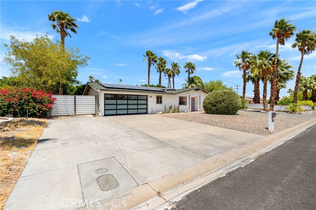 Detail Gallery Image 4 of 43 For 2860 E Ventura Rd, Palm Springs,  CA 92262 - 3 Beds | 2 Baths