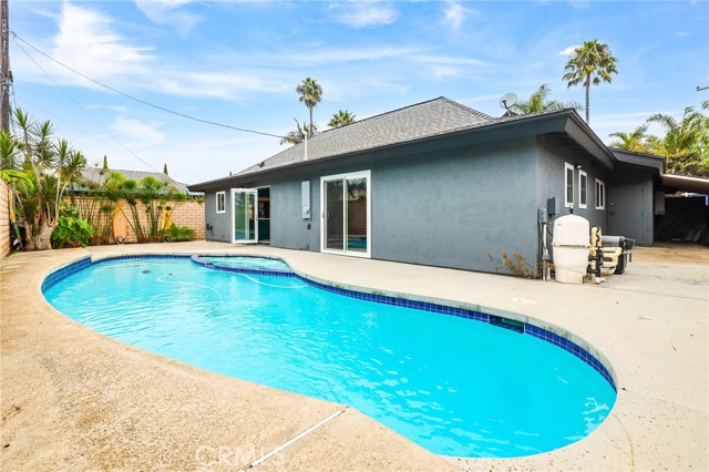 Detail Gallery Image 15 of 26 For 9472 Tiki Cir, Huntington Beach,  CA 92646 - 3 Beds | 2 Baths