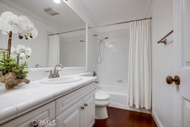 2569 Bungalow Place, Corona del Mar CA: https://media.crmls.org/medias/cc9d7ab9-1aa2-4579-a88a-77ac1db49c4d.jpg