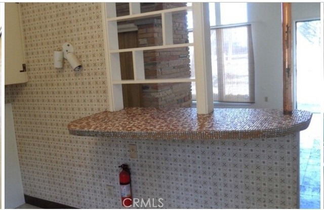 Detail Gallery Image 5 of 9 For 961 W Foothill Bld, San Luis Obispo,  CA 93405 - 3 Beds | 1 Baths