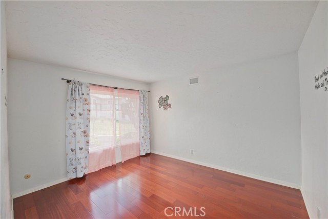 Detail Gallery Image 16 of 41 For 4389 San Blas Ave, Woodland Hills,  CA 91364 - 4 Beds | 2/1 Baths