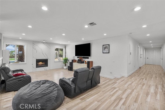 2556 W Avenue N 4, Palmdale CA: https://media.crmls.org/medias/cc9e6dc8-19f9-49e9-a79d-4cc2a0d6f7cd.jpg