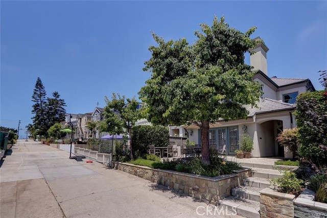 429 5th Street, Manhattan Beach, California 90266, 5 Bedrooms Bedrooms, ,4 BathroomsBathrooms,Residential,For Sale,429 5th Street,CRSB24199312