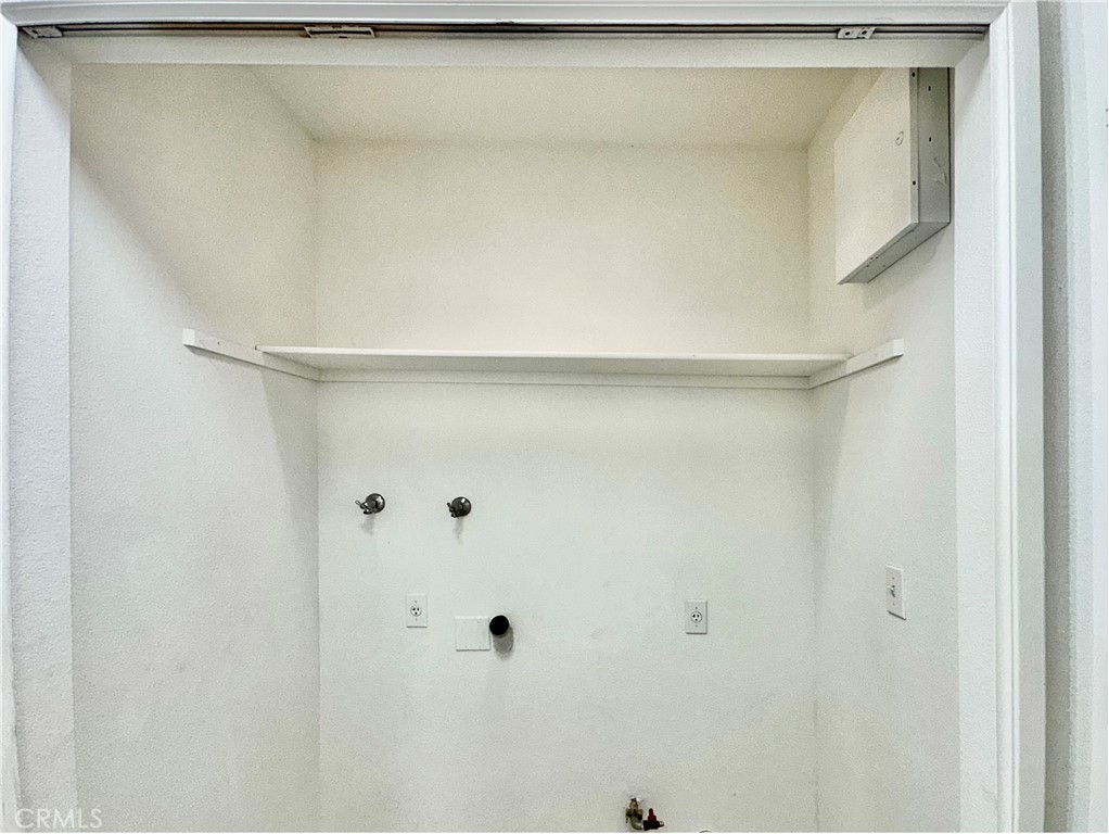 https://media.crmls.org/medias/cc9ede9d-12ad-4d4a-becc-263994cc7f87.jpg?preset=X-Large
