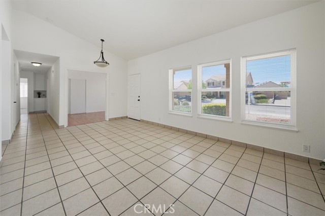 Detail Gallery Image 5 of 35 For 44632 17th, Lancaster,  CA 93534 - 5 Beds | 2 Baths