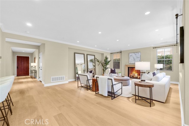 Detail Gallery Image 10 of 74 For 36 Royal Grove, Irvine,  CA 92620 - 4 Beds | 4 Baths