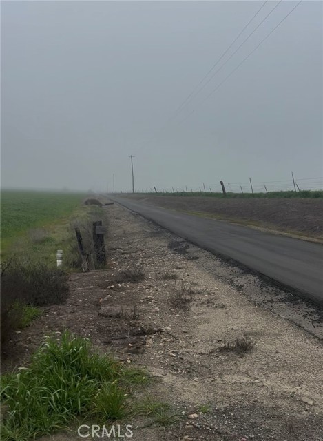 12010 E Childs Avenue, Le Grand CA: https://media.crmls.org/medias/cca009de-fc8b-4a61-957b-196a4cf49cb1.jpg