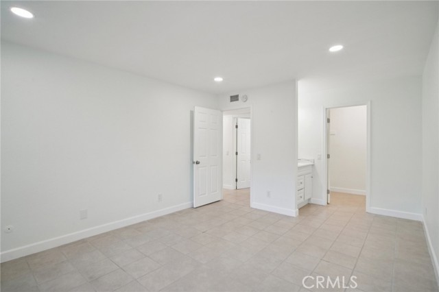 Detail Gallery Image 18 of 39 For 1044 Cabrillo Park Dr #B,  Santa Ana,  CA 92701 - 2 Beds | 1 Baths