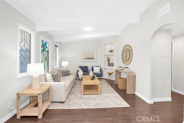 9 W Avenida Cornelio, San Clemente CA: https://media.crmls.org/medias/cca071b9-84bb-48f2-8854-e1dcb7204bc1.jpg