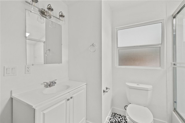 Detail Gallery Image 23 of 33 For 7952 White Oak Ave, Northridge,  CA 91325 - 2 Beds | 1 Baths