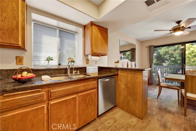 Detail Gallery Image 19 of 47 For 456 E San Jose Ave #B,  Burbank,  CA 91501 - 2 Beds | 2 Baths