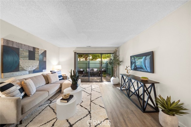 Detail Gallery Image 4 of 35 For 20557 S Vermont #7,  Torrance,  CA 90502 - 2 Beds | 2 Baths