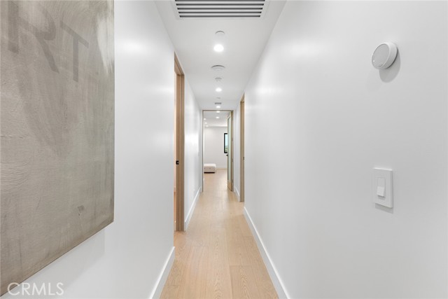 5134 Medina Road, Woodland Hills CA: https://media.crmls.org/medias/cca21e90-f3cc-4081-a500-273253920fe7.jpg