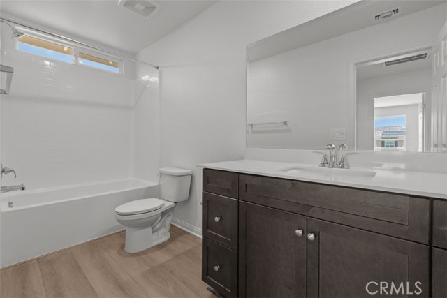 27071 Kodiak Court, Menifee CA: https://media.crmls.org/medias/cca28181-b42d-4d7a-9a46-ddd167133c65.jpg