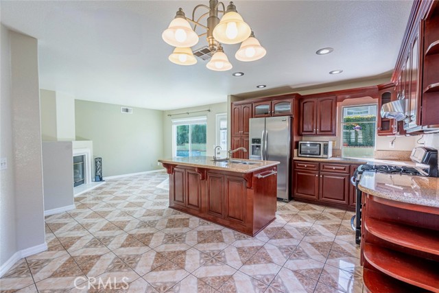 Detail Gallery Image 14 of 27 For 25517 Chisom Ln, Stevenson Ranch,  CA 91381 - 4 Beds | 2/1 Baths