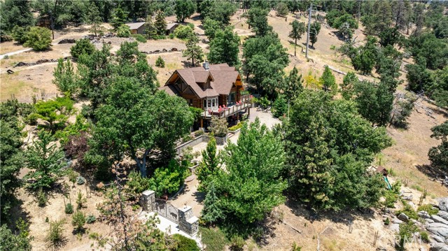 26000 Deertrail Drive, Tehachapi CA: https://media.crmls.org/medias/cca457bb-47dd-4266-90e2-e072288ea88f.jpg