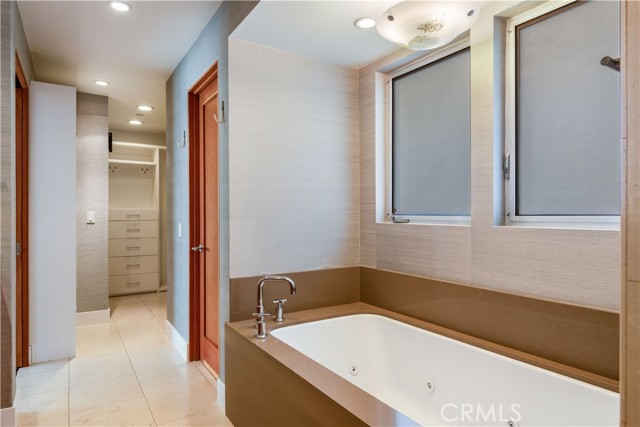 1211 Bayview Drive, Manhattan Beach, California 90266, 4 Bedrooms Bedrooms, ,4 BathroomsBathrooms,Residential,Sold,Bayview,SB21169008