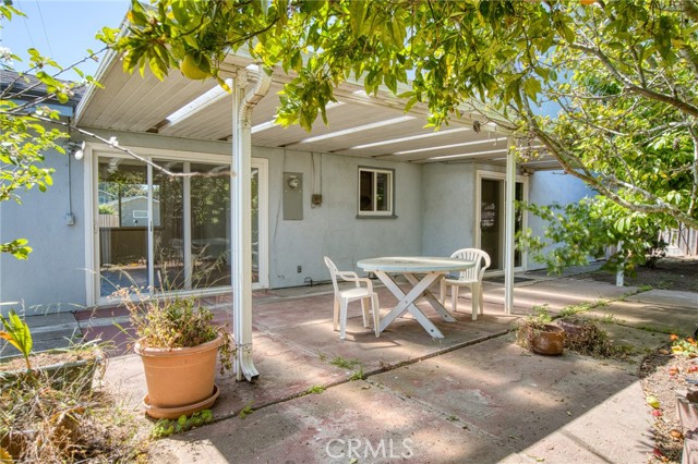 740 Walnut Lane, Santa Barbara CA: https://media.crmls.org/medias/cca6bd87-12af-4004-af3a-a44f308ca623.jpg