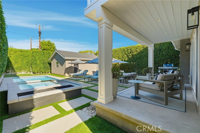 Detail Gallery Image 30 of 57 For 2311 W Clark Ave, Burbank,  CA 91506 - 4 Beds | 4/1 Baths