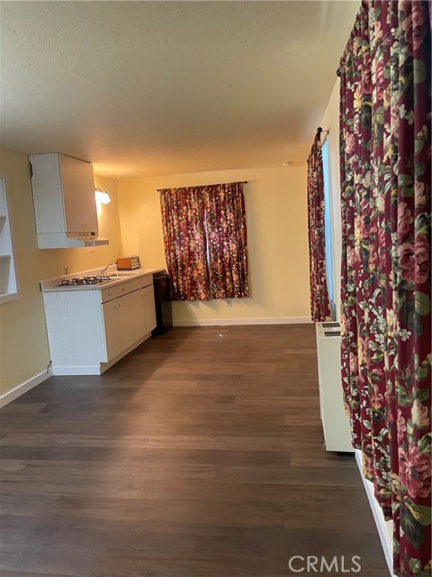 652 Knoll Drive, Crestline CA: https://media.crmls.org/medias/cca8a805-5df4-4bdb-b832-95fc9277fd8d.jpg