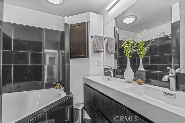 643 S Prospect Ave, Redondo Beach, California 90277, 3 Bedrooms Bedrooms, ,2 BathroomsBathrooms,Residential,Sold,S Prospect Ave,SB22031394