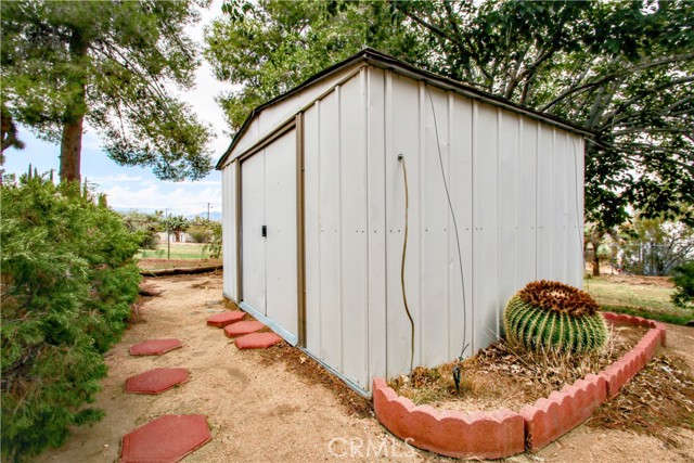 56616 Joshua, Yucca Valley CA: https://media.crmls.org/medias/cca8df6d-1211-4e80-8ff8-d48fbcbc7c51.jpg