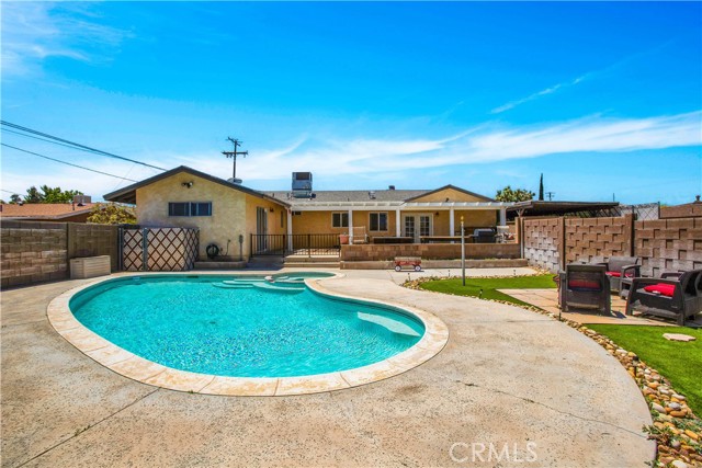 Detail Gallery Image 3 of 43 For 56990 Navajo Trl, Yucca Valley,  CA 92284 - 2 Beds | 2 Baths