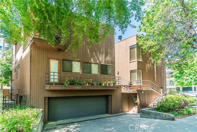 Detail Gallery Image 32 of 33 For 13236 Valleyheart #102,  Studio City,  CA 91604 - 2 Beds | 3 Baths