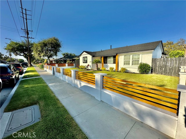 Detail Gallery Image 4 of 41 For 3244 Palo Verde Ave, Long Beach,  CA 90808 - 3 Beds | 2 Baths