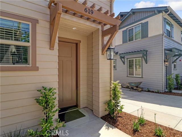 Detail Gallery Image 4 of 51 For 619 E Walnut, Monrovia,  CA 91016 - 3 Beds | 3 Baths