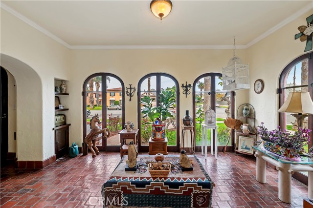 Image 16 of 73 For 4202 University