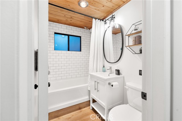 Detail Gallery Image 23 of 38 For 42540 Cedar Ave, Big Bear Lake,  CA 92315 - 2 Beds | 1 Baths