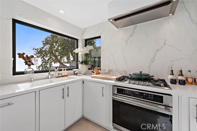 Detail Gallery Image 13 of 28 For 2545 Juanita Way, Laguna Beach,  CA 92651 - 4 Beds | 4 Baths