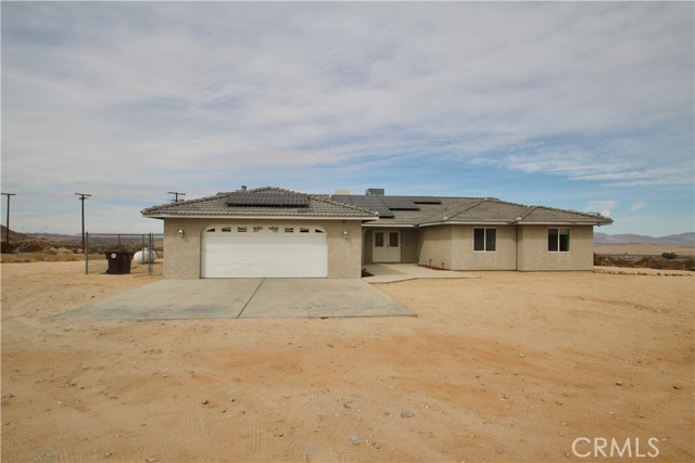 Detail Gallery Image 6 of 43 For 8207 Utah, Twentynine Palms,  CA 92277 - 4 Beds | 2/1 Baths