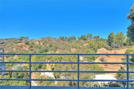 Detail Gallery Image 22 of 23 For 2579 Leicester Dr, Los Angeles,  CA 90046 - 5 Beds | 4 Baths