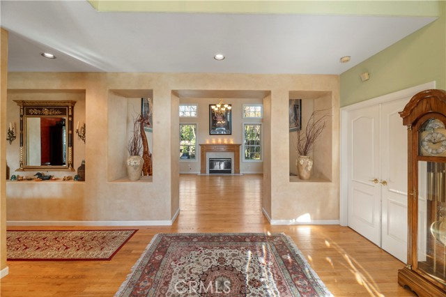 Detail Gallery Image 15 of 47 For 1811 Maiden Ln, Petaluma,  CA 94954 - 5 Beds | 3 Baths