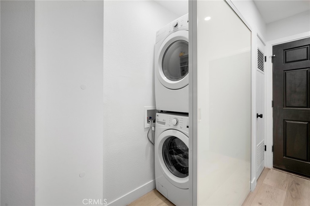 https://media.crmls.org/medias/ccaedf9b-d8c3-4519-84c5-302e65f41f82.jpg?preset=X-Large