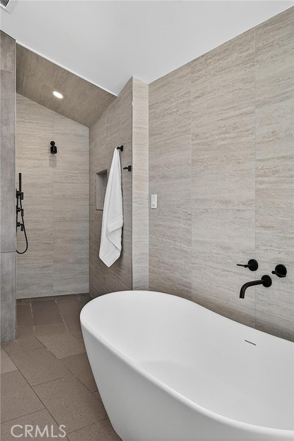 6441 Via De Anzar, Rancho Palos Verdes CA: https://media.crmls.org/medias/ccaef5fd-6472-4cd3-ab7f-0f1a26f2d81f.jpg