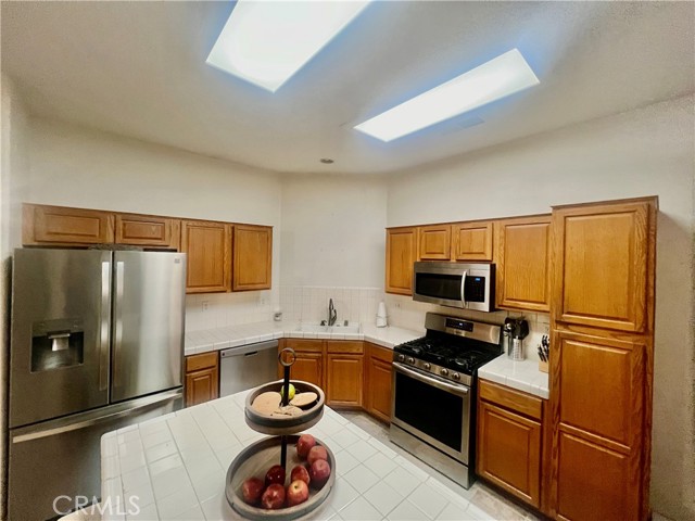 Detail Gallery Image 8 of 26 For 2697 E Skyview Ave, Fresno,  CA 93720 - 3 Beds | 2/1 Baths