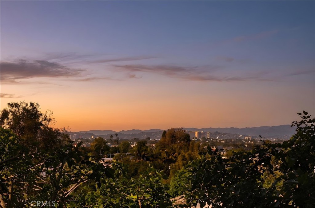 https://media.crmls.org/medias/ccb03ecd-8627-4376-ba40-e72efc2fbfb0.jpg?preset=X-Large