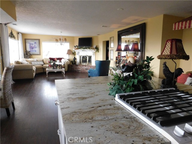 Detail Gallery Image 6 of 16 For 8934 Japatul Rd, Apple Valley,  CA 92308 - 2 Beds | 2/1 Baths