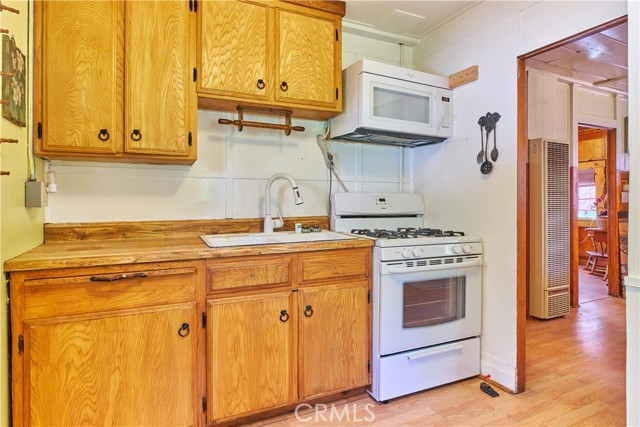 Detail Gallery Image 45 of 53 For 448 Edgemoor Rd, Big Bear Lake,  CA 92315 - 7 Beds | 4/1 Baths