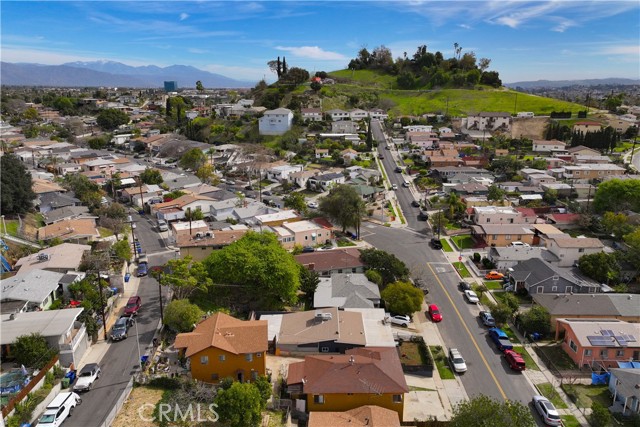 2750 Ballard Street, Los Angeles CA: https://media.crmls.org/medias/ccb1d584-589c-432f-b957-52e8bfcdd019.jpg