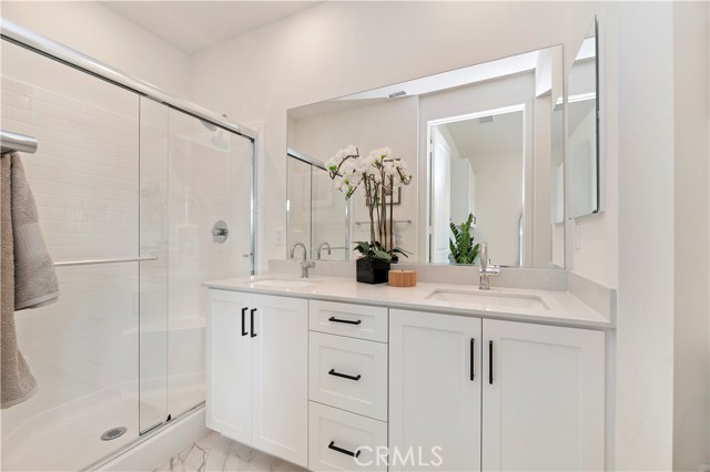 Detail Gallery Image 14 of 67 For 15800 Conservatory Dr, Fontana,  CA 92336 - 5 Beds | 4/1 Baths