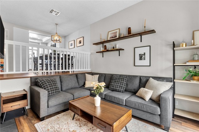 17910 River Circle, Canyon Country CA: https://media.crmls.org/medias/ccb20795-e81a-4d00-9a40-3ca03a3225c7.jpg