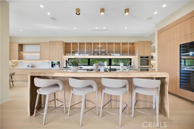 Detail Gallery Image 8 of 28 For 5170 Amestoy, Encino,  CA 91316 - 5 Beds | 6/2 Baths