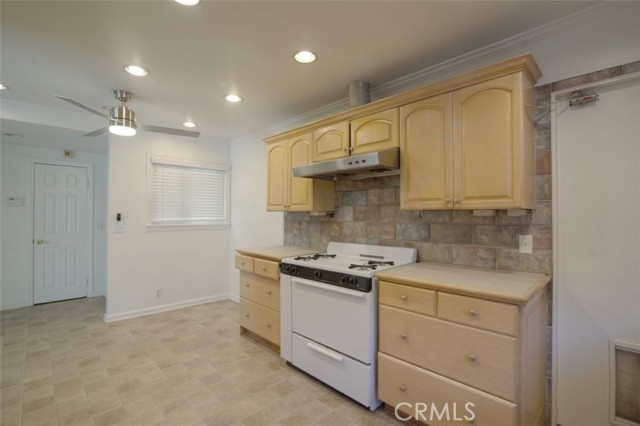 6112 Shields Drive, Huntington Beach CA: https://media.crmls.org/medias/ccb2346f-cb9a-4ea2-b451-15379ae2f64a.jpg