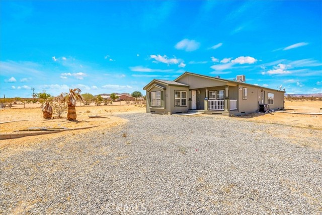 Detail Gallery Image 3 of 52 For 816 Gerber Ave, Landers,  CA 92285 - 3 Beds | 2 Baths