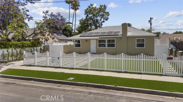 Detail Gallery Image 3 of 41 For 6820 Jellico Ave, Van Nuys,  CA 91406 - 3 Beds | 2 Baths